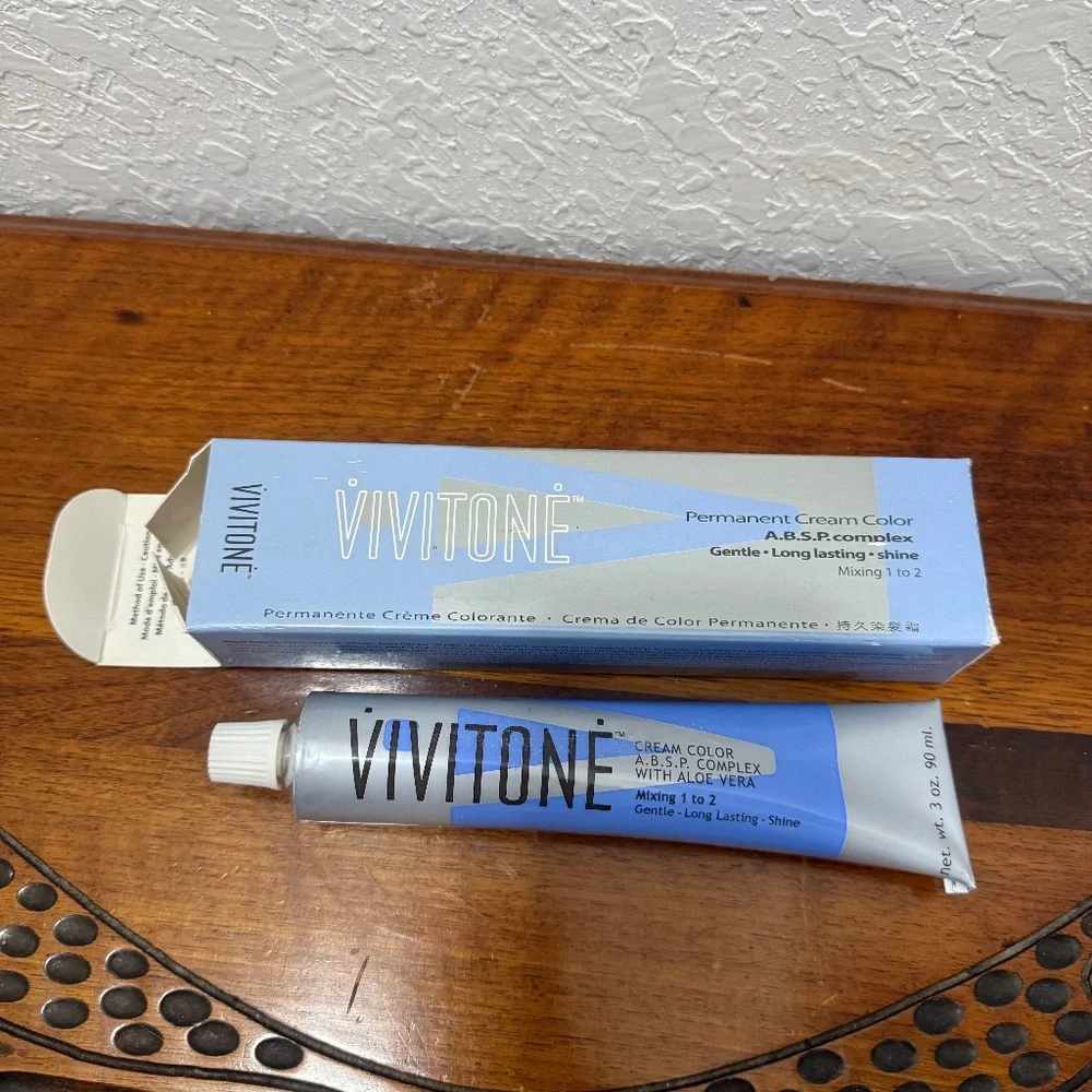 Vivitone Permanent Creme Color, 7G, Golden Blond, 3 oz,‎ Italy